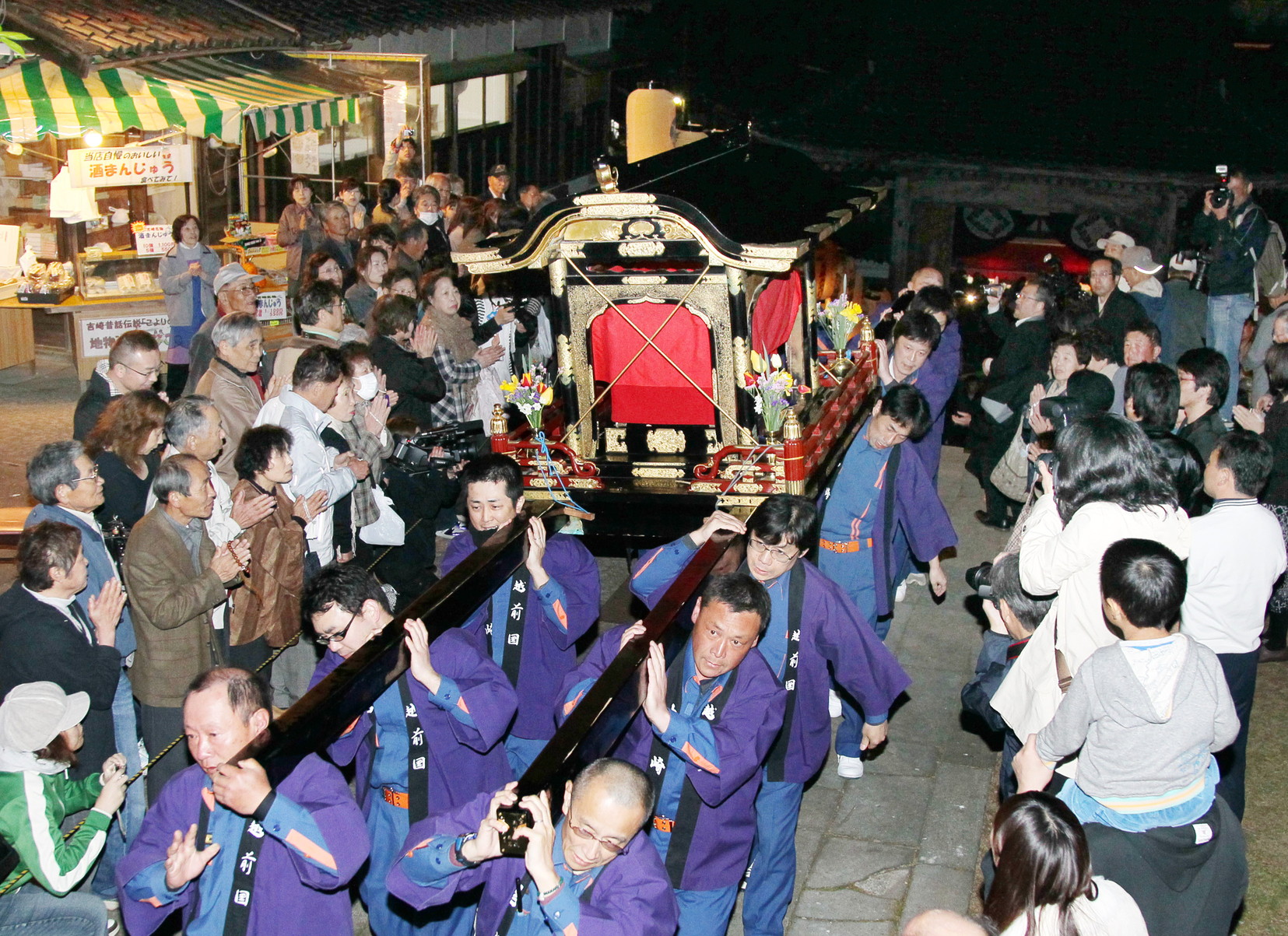 蓮如上人御影道中(吉崎での法要)