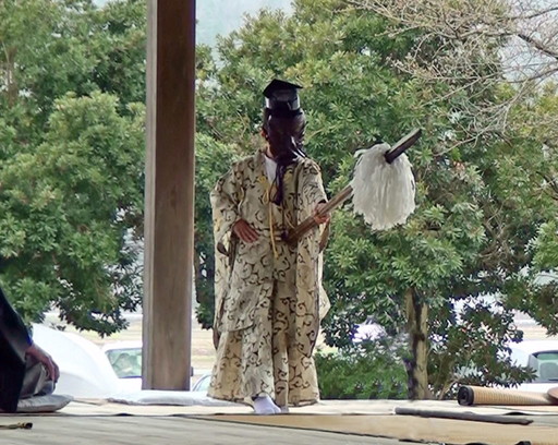 石くら神社の王の舞